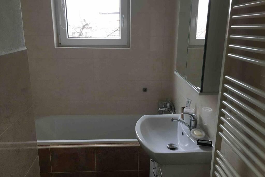 Family Apartment With Garden And Parking Spot Budweis Exterior foto
